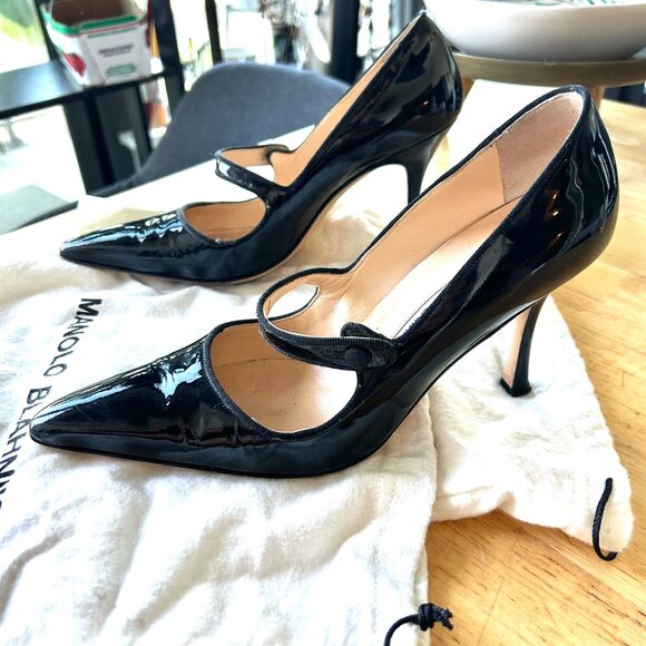 Manolo Blahnik Black Patent Leather Mary Jane Classic Pumps 39 - Picture 2 of 10